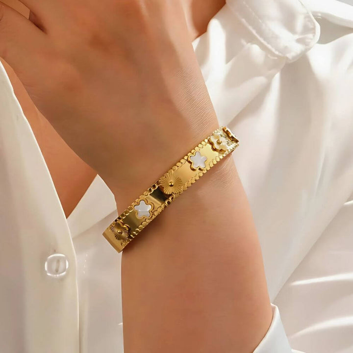 Bella Five Clover Colour Solid Bangle